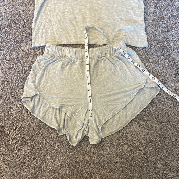 Old Navy Sunday Sleep PJ Short Set - Picture 5 of 10